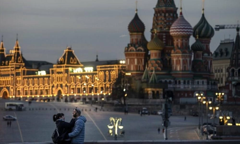 Μόσχα: Στο δεύτερο κύμα της πανδημίας νόσησαν τρεις φορές περισσότεροι